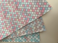 Tissu en cuir synthétique PU de Chine, imprimé argyle, cuir écologique pour sacs et canapés avec un effet brillant