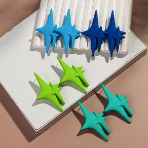 HL Pendientes de estrellas de colores de moda europea y americana Pendientes simples y personalizados pintados con aerosol Acrílico - Product Image 5