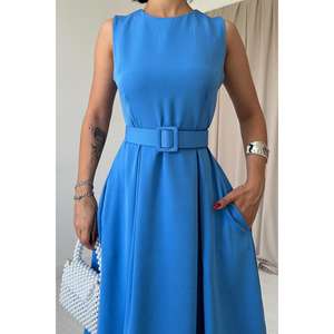 Elegante Vestido de Satén Azul con Cuello Halter y Corte en A para Mujer, Vestido de Noche Modesto con Falda Acampanada y Cintura Natural - Product Image 2