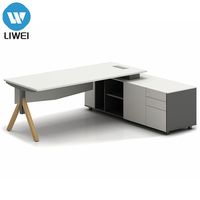 Bureaux de direction commerciaux modernes en bois LIWEI avec tiroirs latéraux, taille moyenne, durables, anti-rayures, design ergonomique pour le bureau