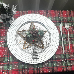 Assiettes de présentation rondes élégantes de 13 pouces pour mariage, dîner, événement, en or rouge martelé et argenté, avec perles - Product Image 3