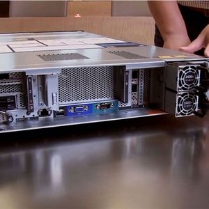 Servidor en Rack Original ThinkSystem SR850 V2 24SFF Intel Xeon Gold 5320H 32GB 2*1100W 2U en Stock - Product Image 5