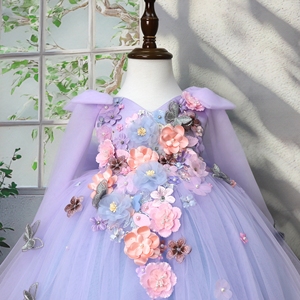 Raffinato <span class=keywords><strong>Vestito</strong></span> Estivo per Bambine con Applicazioni Fatte a Mano, Abito Principessa in Tulle Senza Maniche, Produzione Diretta - Product Image 2