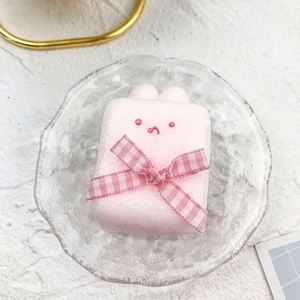 Jouet anti-stress en TPR souple en forme de lapin ou d'ours, type Mochi, pour enfants et adultes, idéal pour les fêtes et la relaxation - Product Image 1