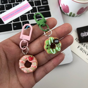 Llaveros colgantes de resina con forma de donut, estilo dulce y femenino, para mochila - Product Image 4