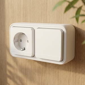 Enchufe Schuko Vertical de Primera Calidad con Interruptor de 1 Vía y 2 Posiciones, IP55 Impermeable, para Establos Ecuestres Suburbanos - Product Image 2