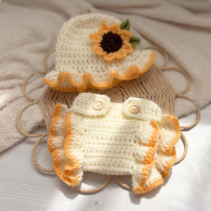 Conjunto de Gorro y Babero de Ganchillo para Bebé, con Volantes de Girasol, Hecho a Mano, de Acrílico, para Fotos al Aire Libre - Product Image 1
