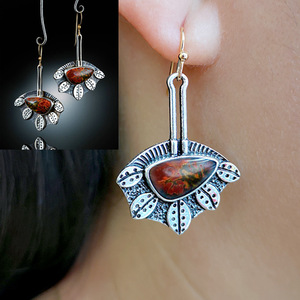 Orecchini pendenti a forma di foglia d'acero rossa per donna, stile vintage naturale, accessori per l'uso quotidiano - Product Image 3