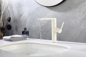 <span class=keywords><strong>Grifo</strong></span> de <span class=keywords><strong>lavabo</strong></span> de baño de acero inoxidable de una sola manija de alta calidad, <span class=keywords><strong>caño</strong></span> giratorio de 360 grados, <span class=keywords><strong>grifo</strong></span> de <span class=keywords><strong>lavabo</strong></span> mezclador frío y caliente - Product Image 6