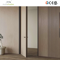 Porte intérieure moderne sans cadre en bois massif MULTISHADES avec mécanisme de verrouillage dissimulé et surface finie pour salle de bain, salon, entrée