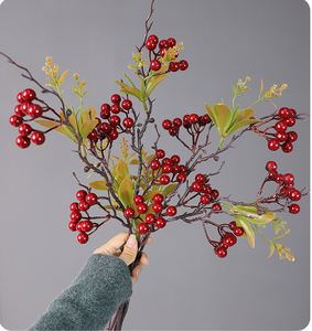 Tiges <span class=keywords><strong>de</strong></span> baies artificielles à longues tiges, <span class=keywords><strong>fruits</strong></span> rouges <span class=keywords><strong>de</strong></span> Noël, baies <span class=keywords><strong>de</strong></span> houx, branche <span class=keywords><strong>de</strong></span> baies pour la décoration <span class=keywords><strong>de</strong></span> la maison, des fêtes et des mariages - Product Image 2