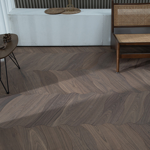 Parquet de Roble Blanco Multicapa T&G de 14mm y 15mm con Acabado Tropical de Alto Brillo, Cepillado con Cepillo, Grado AB, Certificado FSC, para Comedor - Product Image 1