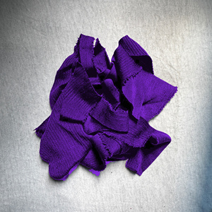 Déchets de tissu élastique Lycra couleur violette, rebuts textiles, matériaux recyclés pour vêtements usagés - Product Image 2