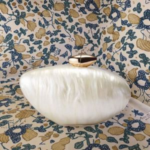 Sac de soirée pour femme, style pochette, luxueux et orné de diamants, idéal pour les mariages et les dîners - Product Image 3