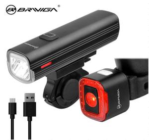 BRIVIGA Ensemble de feux de vélo puissants étanches avec charge USB-C, 1000LM à l'avant et 70LM à l'arrière, avec batterie externe - Product Image 1