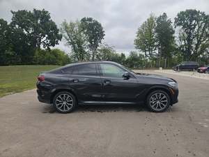 <span class=keywords><strong>BMW</strong></span> X6 XDrive40i AWD 2023 Usado, Volante a la Izquierda, Interior Oscuro, Asientos de Cuero, ACC Automático, R18 SUV, Techo Solar, 300-400 CV, Faros LED - Product Image 4