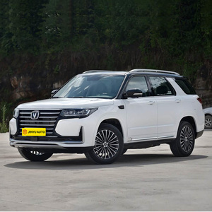 Changan CS95 2017, automobile 2.0T 233 ch L4, voitures d'<span class=keywords><strong>occasion</strong></span> 2WD/4WD <span class=keywords><strong>7</strong></span> <span class=keywords><strong>places</strong></span>, voitures à <span class=keywords><strong>essence</strong></span>, Changan CS 95 SUV en stock - Product Image 1
