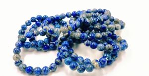 Bracelet en Lapis Lazuli Fabriqué en Inde, Bijoux Perlés Naturels pour la Méditation, la Pleine Conscience et la Guérison Énergétique - En Vente - Product Image 2