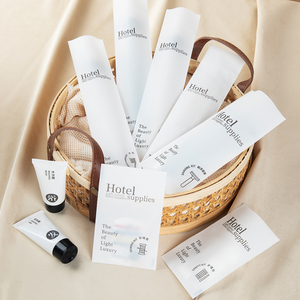 Set di cortesia per <span class=keywords><strong>hotel</strong></span> con logo personalizzato, articoli da toeletta usa e getta, prodotti igienici ecologici all'ingrosso, prodotti igienici da viaggio per camere d'albergo - Product Image 1