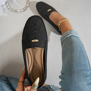 Mocassins pour femmes avec décorations métalliques, chaussures décontractées à enfiler, ballerines confortables en PU pour le bureau et le quotidien, vente en gros et personnalisation - Product Image 2