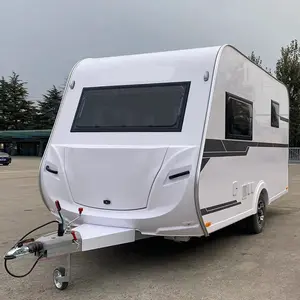 Lindo trailer para campistas com chuveiro e ar condicionado