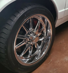 1 ensemble/4 pièces de enjoliveurs de moyeu en alliage de zinc pour jantes Daisy 200S T70, type KNOCK OFF Tribar Spinner, avec trou de 2,<span class=keywords><strong>5</strong></span> pouces et entre-axe, style Lowrider - Product Image 3