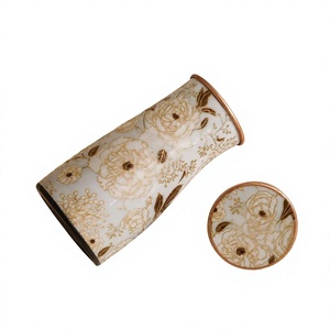 Jarra de Cobre con Diseño de Reloj de Arena, Patrón Floral en Lámina de Oro Ayurvédica, Tapa de Cobre, Calidad Premium - Product Image 4