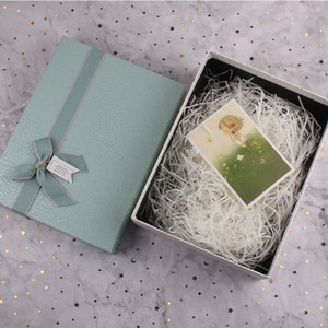 กล่องของขวัญกระดาษแข็งสีเขียวพิมพ์โลโก้แบรนด์หรู ดีไซน์ตามสั่ง พร้อมฝาและฐาน สำหรับร้านค้า - Product Image 5