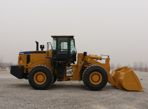Boîte de vitesses à quatre rapports, vitesse maximale de 38 km/h, carrosserie compacte avec petit rayon de braquage, <span class=keywords><strong>transport</strong></span> facile et utilisation en espace restreint. - Product Image 3