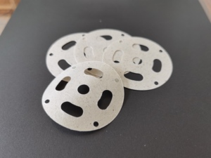 Feuille <span class=keywords><strong>de</strong></span> <span class=keywords><strong>plaque</strong></span> <span class=keywords><strong>de</strong></span> <span class=keywords><strong>mica</strong></span> <span class=keywords><strong>de</strong></span> four <span class=keywords><strong>à</strong></span> <span class=keywords><strong>micro</strong></span>-<span class=keywords><strong>ondes</strong></span> découpée épaisse remplacer la feuille <span class=keywords><strong>de</strong></span> <span class=keywords><strong>mica</strong></span> électrique d'isolation <span class=keywords><strong>de</strong></span> pièce 0.5mm - Product Image 2