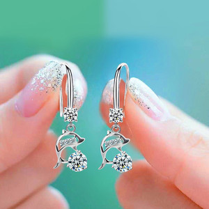 Orecchini Pendenti Lunghi a Forma di Delfino per Donne, Eleganti Gioielli con Animali - Product Image 3