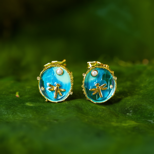 Pendientes de Moda con Diseño de Libélula Azul Verde, en Acero Inoxidable 316L con Baño de Oro PVD, Resistentes y Sostenibles - Product Image 3