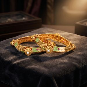 Pulseras Meenakari Antiguas de 2 Piezas con Apertura, Chapado en Oro Mate, Sin Níquel ni Plomo, Latón y Cobre, Joyas Kanhai Modelo 214345 - Product Image 2