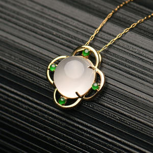 Colgante de Oro con Cristal Natural Qingyabailu Feicui y Jade de Grado Hielo, Diseño Clásico para Aniversario - Product Image 3
