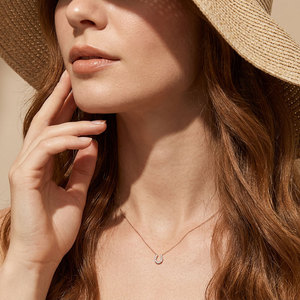 High Quality Horseshoe Shape Fine Jewelry Wholesale 18K Solid Gold <b>Necklace</b> Real Natural Diamond Pendant <b>Necklace</b> For Women Gift - Product Image 6