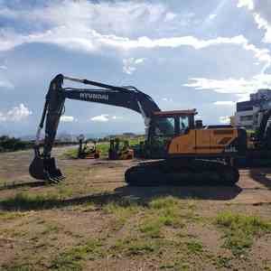 Excavatrice sur chenilles Hyundai HX225LC-9s d'occasion haute performance, 22,5 tonnes, moteur Cummins haute puissance avec pompe et boîte de vitesses, en promotion - Product Image 6