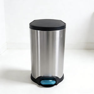 Poubelle moderne en métal avec pédale et grand sac intérieur pour le recyclage, utilisation intérieure/extérieure pour hôtels et maisons - Product Image 6