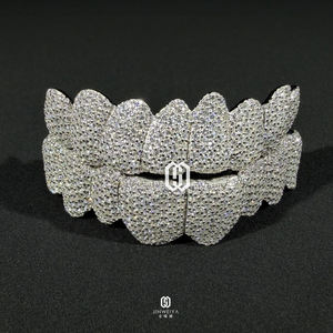 <span class=keywords><strong>Grillz</strong></span> Hip Hop in Moissanite Personalizzati, Placcati in Oro Vero, Argento 925 con Diamanti Moissanite VVS Ghiacciati - Product Image 2