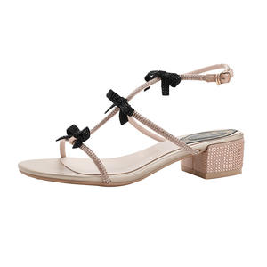 Sandalias de tacón medio con lazo de champán y punta abierta de piel sintética para mujer, estilo hebilla de una pieza, para verano, primavera y otoño - Product Image 2