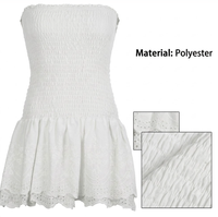 Robe mini bustier blanche vintage Y2K pour femme, coupe ajustée, style bohème, smockée, avec œillets, dentelle et ourlet à volants, coupe trapèze, pour l'été et la plage