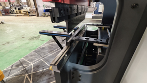 40t1600 CNC hoàn toàn tự động điện Báo Chí phanh máy độ chính xác cao thép không gỉ bánh tấm uốn 6 trục động cơ động cơ - Product Image 3