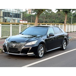 <span class=keywords><strong>Toyota</strong></span> Crown d'occasion <span class=keywords><strong>2015</strong></span>, très appréciée, berline de luxe <span class=keywords><strong>4</strong></span> portes, 5 places, Euro VI, essence, automatique, cuir, écran tactile gauche, toit ouvrant LED - Product Image 1