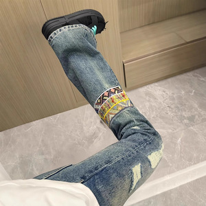 Jeans slim en denim pour hommes, style resort, avec détail sur le bord, pour les vacances, vente en gros - Product Image 1