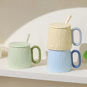 <span class=keywords><strong>Taza</strong></span> <span class=keywords><strong>de</strong></span> Cerámica Creativa con Textura <span class=keywords><strong>de</strong></span> Madera Ondulada, con Tapa y Cuchara, 350 ml, para Café o Té, para Oficina u Hogar - Product Image 2
