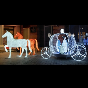 รถขนม้าแต่งงาน3d แม่ลายไฟ Led สีเงินม้าขาวซินเดอเรลล่าแฟนตาซีฟักทองขนส่งจอแสดงผลเชิงพาณิชย์