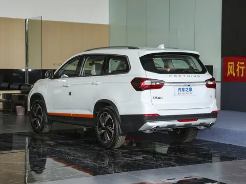 Carros Dongfeng T5 1.5T versão Fly Mach de sete lugares preto/branco 2023 Carro SUV EV de combustível chinês