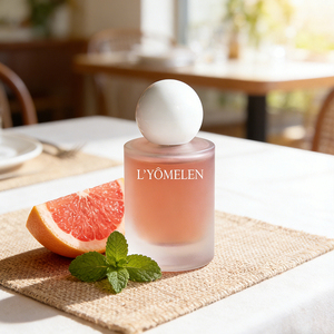 Colección de Marca Privada, Perfume en Aerosol Ecológico con Aroma Floral y Frutal, Eau de Parfum Blanco Lechoso de Larga Duración - Product Image 3