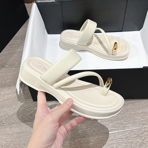 صنادل نسائية عصرية جديدة مخصصة للصيف، شباشب مريحة ذات نعل سميك مطبوعة للارتداء الخارجي - Product Image 6