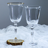 Gobelet en verre soufflé à la main à bord doré transparent, pied à facettes perlé, capacité 301-400 ml, écologique, pour mariage, fête, bar