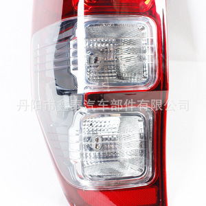 ไฟท้าย LED สำหรับรถกระบะฟอร์ด เรนเจอร์ ไวล์ดแทรค ปี 2015 พื้นหลังสีดำ ชุดอัพเกรด - Product Image 1